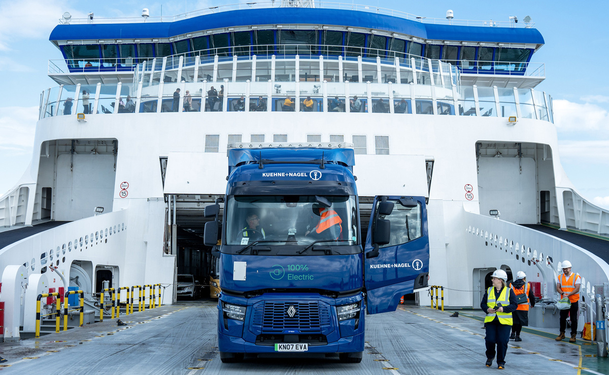 renault-trucks-la-manche-01