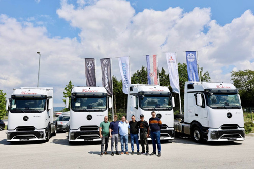 Četiri Actrosa L ProCabin za Transporti Kolarec 