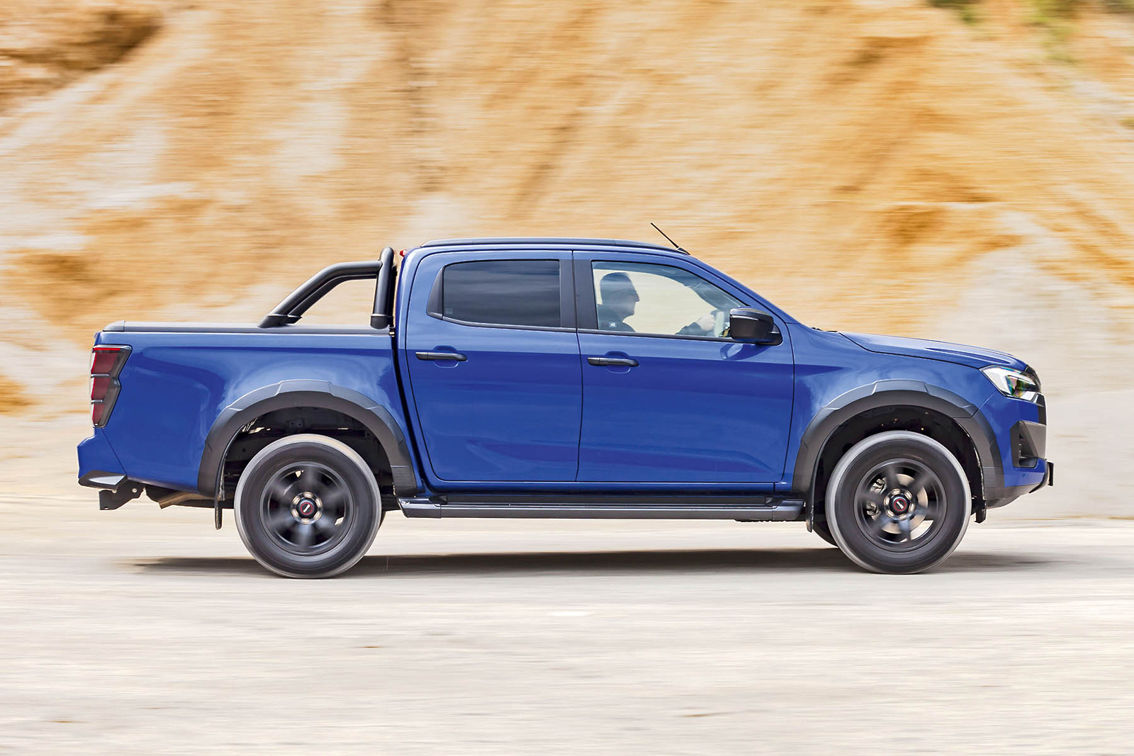 isuzud max002