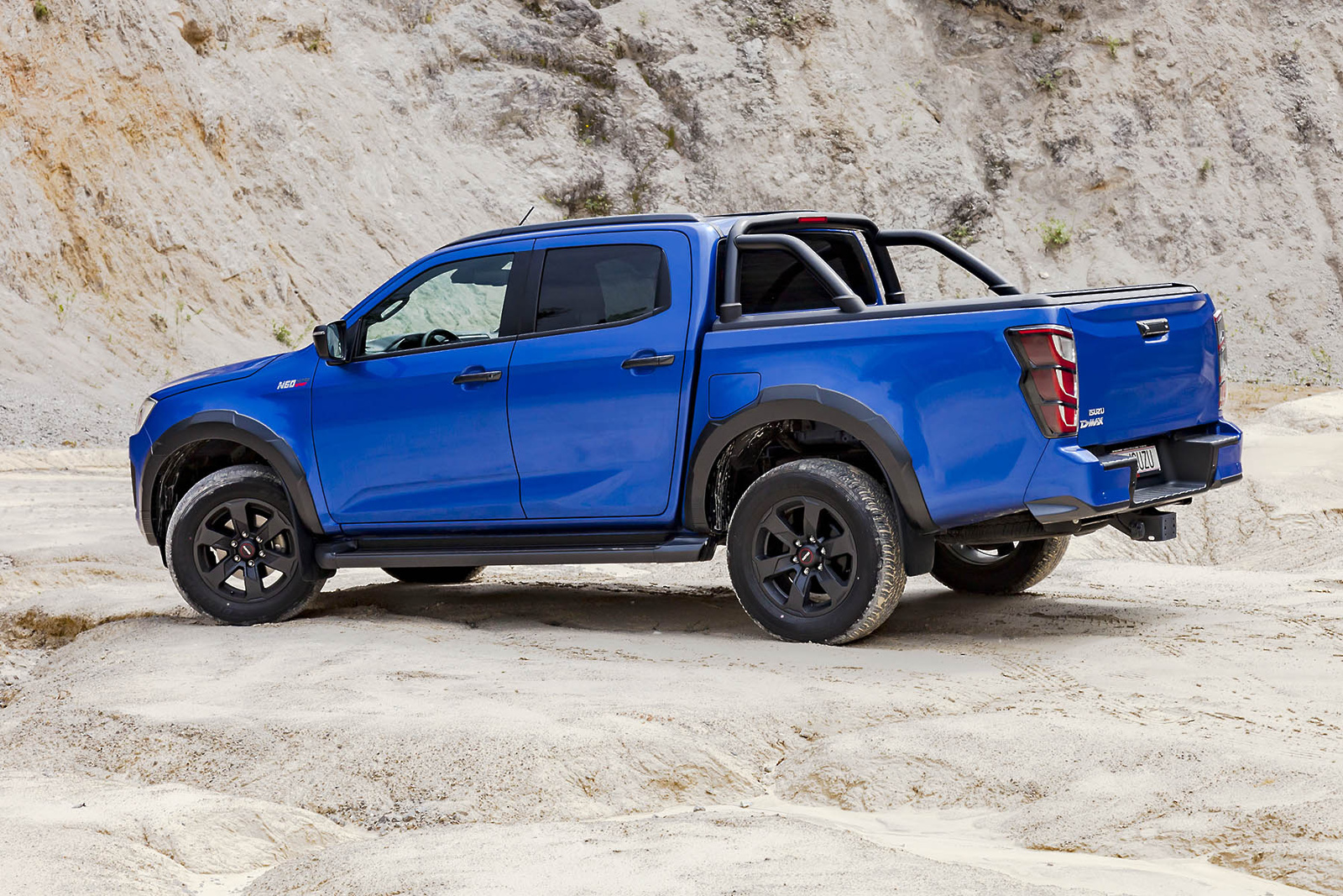 isuzud max015
