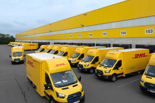 2.400 Ford E-Transit za DHL