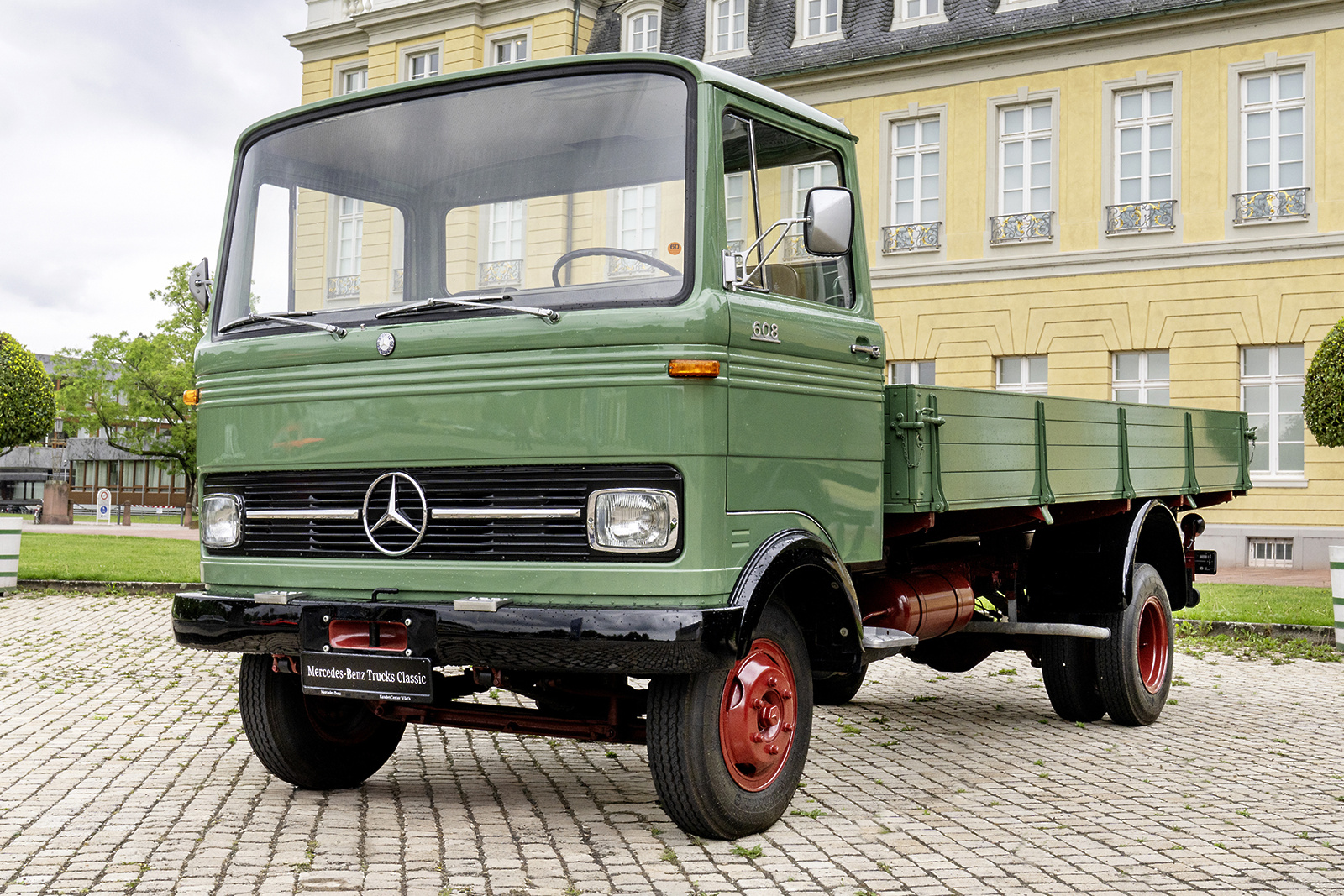 mercedes benz lp 608 01