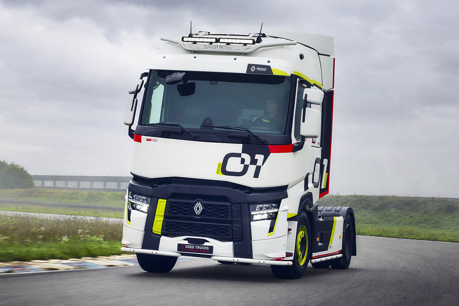 2025 renault trucks t01 racingwhite1