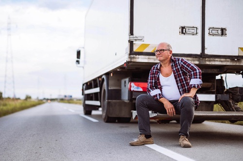 Vozači preko 68 godina ne mogu produžiti vozačku za kamione u Italiji Vozači preko 68 godina ne mogu produžiti vozačku za kamione u Italiji