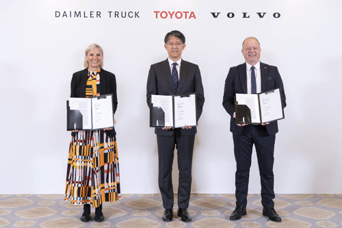 Toyota se pridružuje Daimleru i Volvu u cellcentric projektu Toyota se pridružuje Daimleru i Volvu u cellcentric projektu