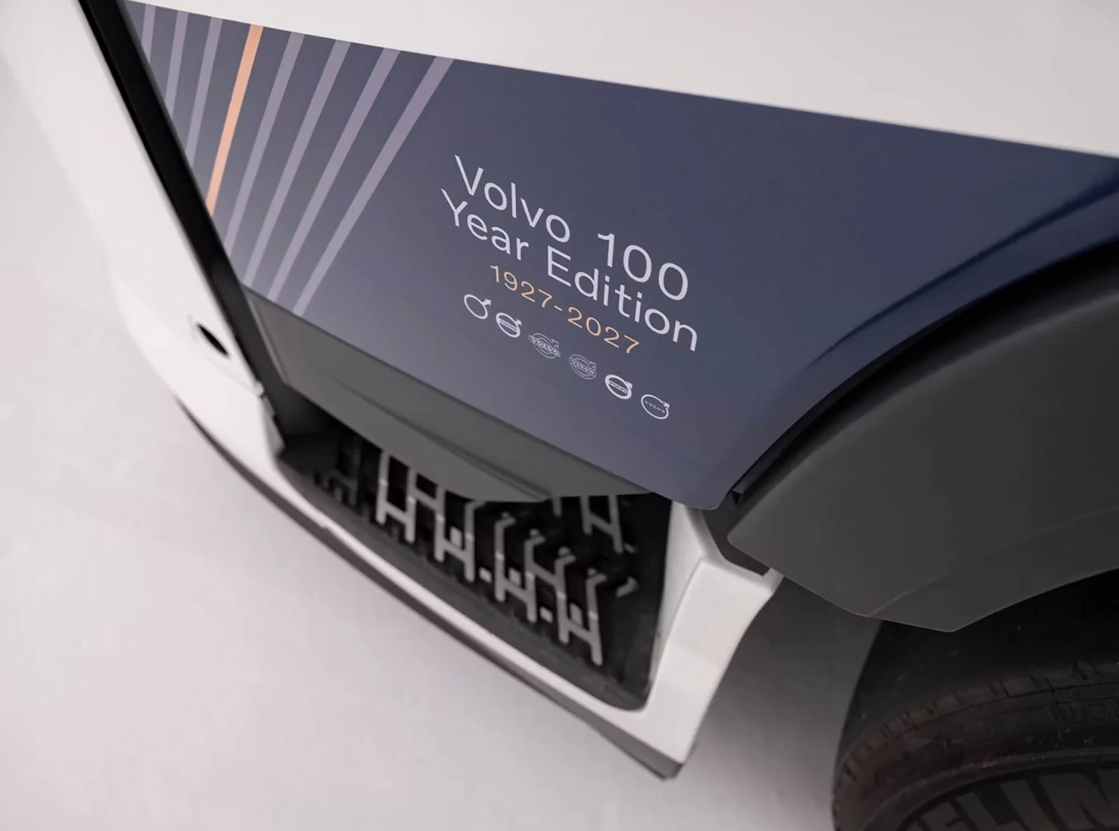 Volvo 100 Year 06