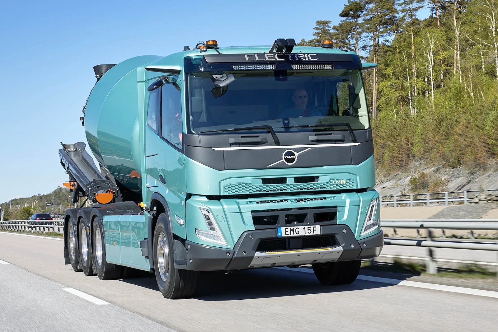 Volvo electric 05