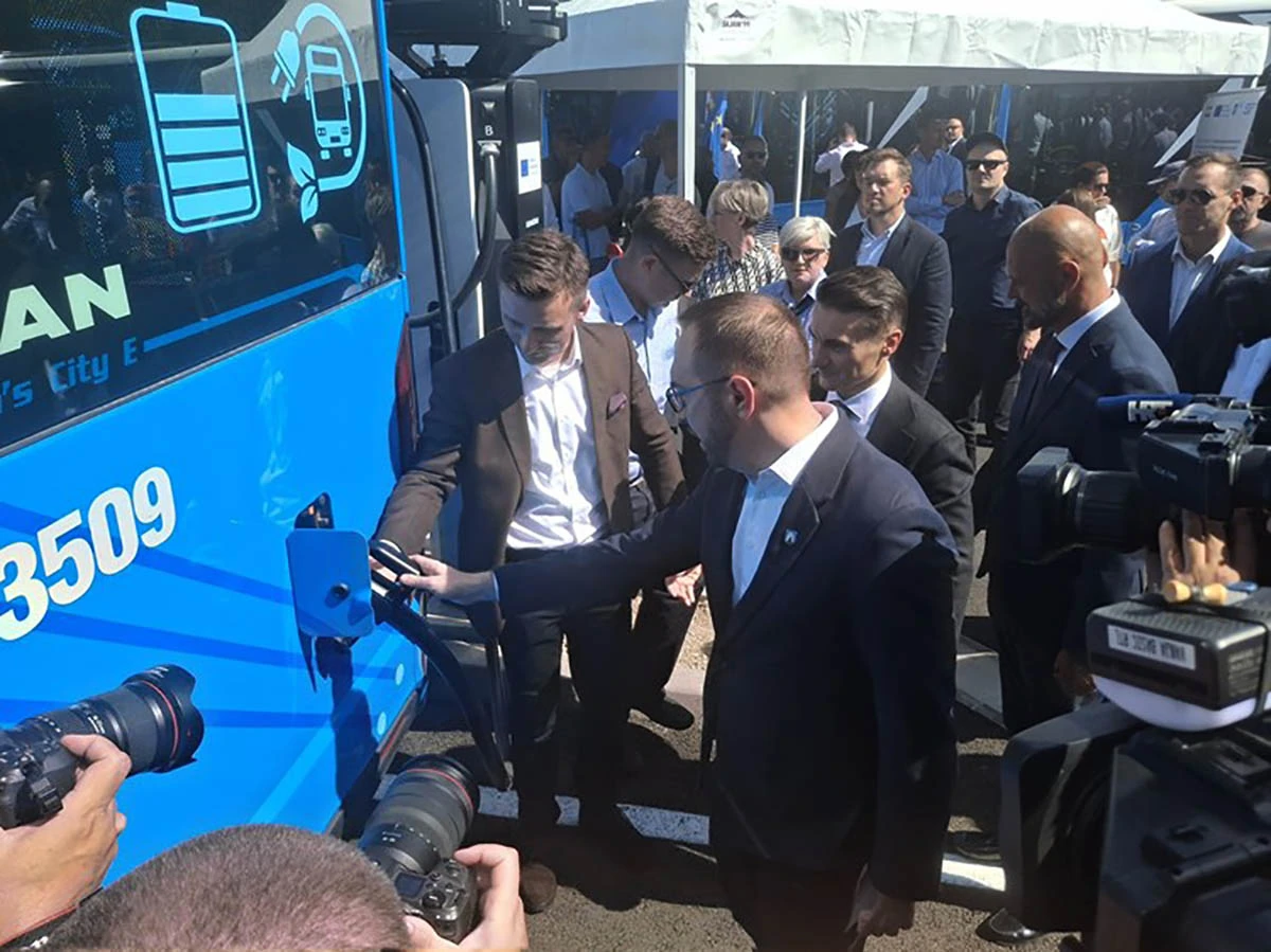 ZET ebus 04