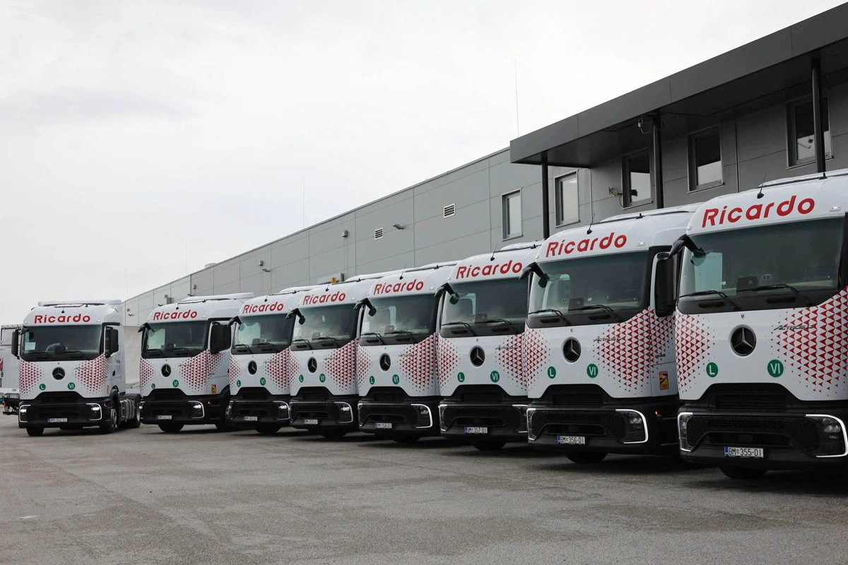 Mercedes-Benz_Actros