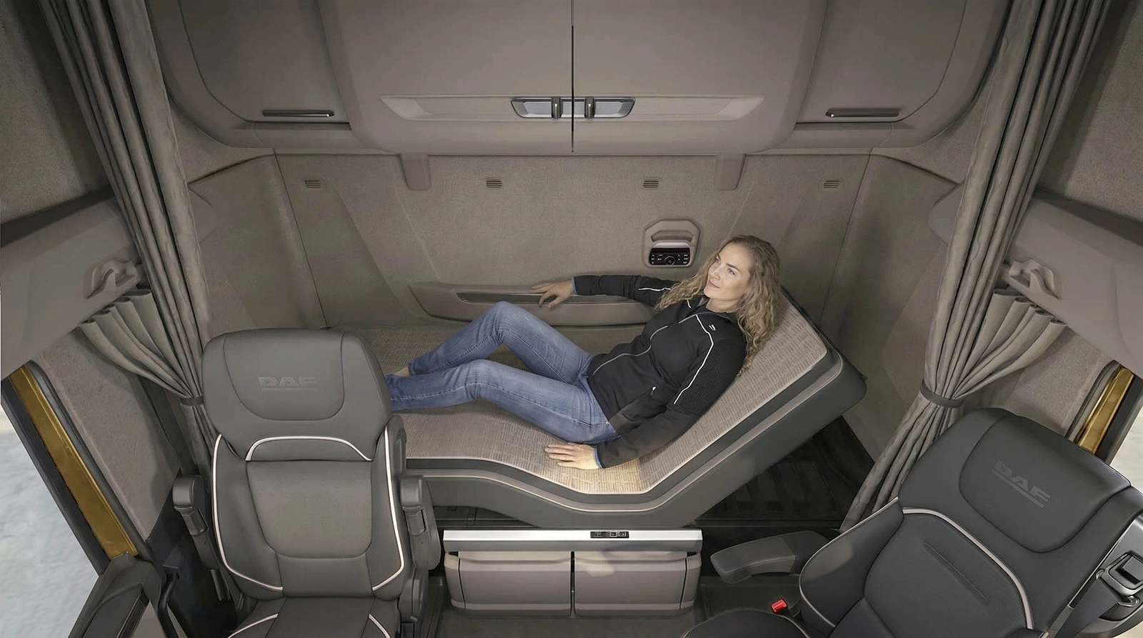 DAF XG Single Driver Luxury Package 04